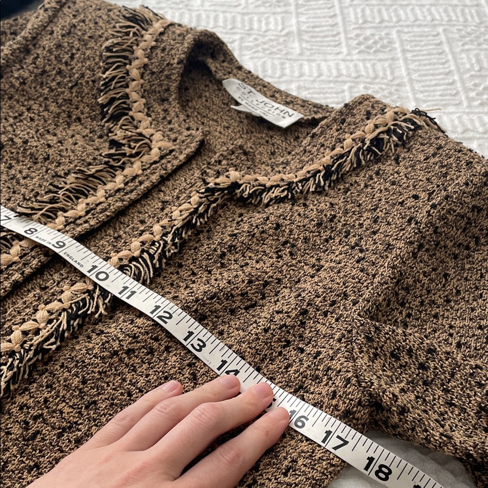 St. John Suit Set 2 piece Elegant knit Jacket skirt NWT boucle black camel - Picture 16 of 17
